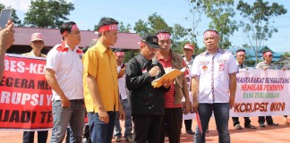 Kesal Proses Hukum Korupsi Mandek