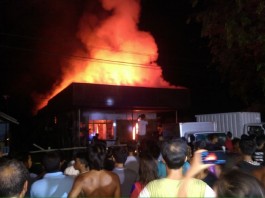 Buuum, dan Gudang Indomarco Depan Koramil Kakap Terbakar