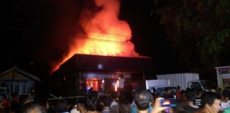 Buuum, dan Gudang Indomarco Depan Koramil Kakap Terbakar