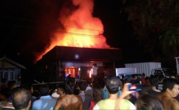 Buuum, dan Gudang Indomarco Depan Koramil Kakap Terbakar