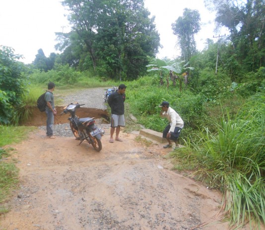 Gorong-Gorong Pecah, Akses Jalan Pintas Putus