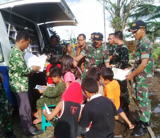 Perpustakaan Keliling Hibur Anak Eks Gafatar