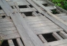 Permanenkan Jembatan Penghubung Aruk ke Aping