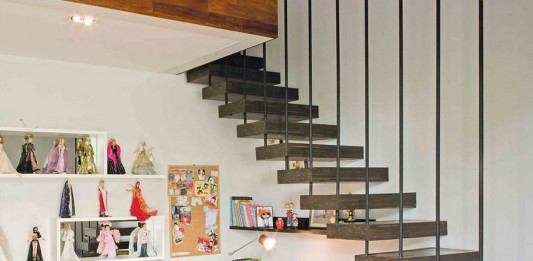 Tangga ‘Melayang’ untuk Mempercantik Interior