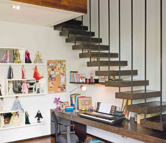 Tangga ‘Melayang’ untuk Mempercantik Interior