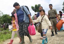 Menangis Dipaksa Tinggalkan Kayong