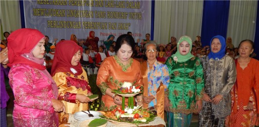 Perempuan Berperan Membangun Bangsa