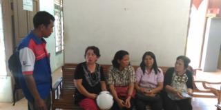 Dipecat Lewat SMS, Ngadu ke Dinsosnaker