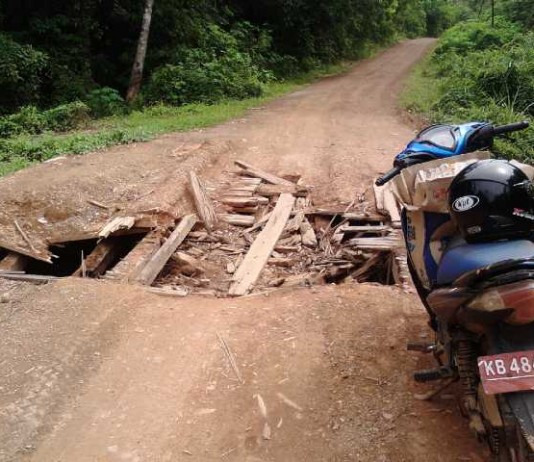 Tindak Pungli di Jalan Rusak!