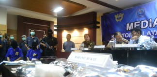 Kok Bisa Molos dari ‘Selangkangan’ Jiran?