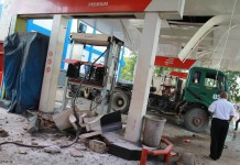 Duarrrrr…! SPBU Gertak Satu Berantakan