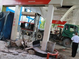 Duarrrrr…! SPBU Gertak Satu Berantakan