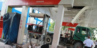 Duarrrrr…! SPBU Gertak Satu Berantakan