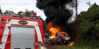 Angkut 650 Liter Bensin Pikap Tinggal Kerangka