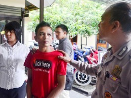 Kuli Bangunan Mencopet