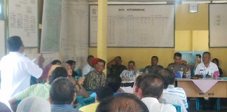 Warga Mosi Tak Percaya Kades Bekut