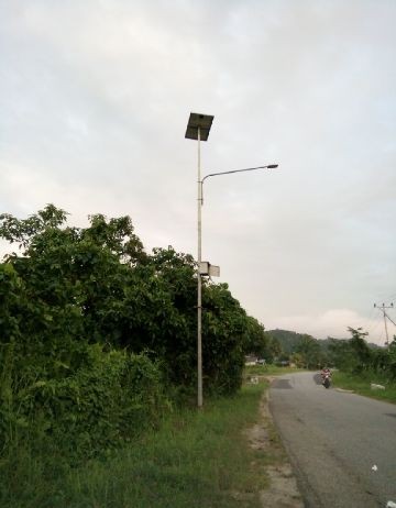 Banyak Lampu Jalan Bertenaga Surya Padam