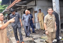 Tinjau Bekas Kebakaran Pasar Baru