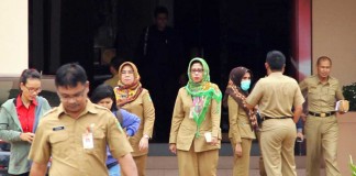 Seragam Dinas PNS dan Honorer Dibedakan