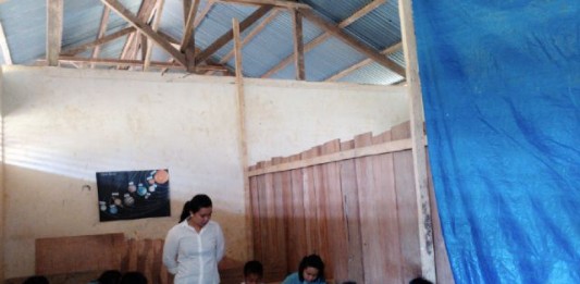 Ruang Kelas Bersekat Terpal