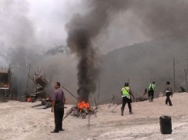 Polisi Bakar Sarana PETI