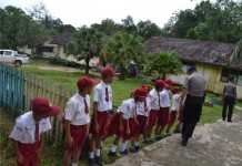 Ada SD Hanya Berisi Empat Siswa Dua Guru