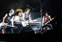 KONSER 5 SECONDS OF SUMMER (5SOS) -Dibuka dengan Penampilan Pee Wee Gaskins