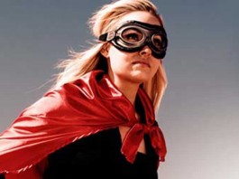 Ibu Perkasa Nekat Tabrak Penjambret