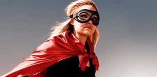 Ibu Perkasa Nekat Tabrak Penjambret