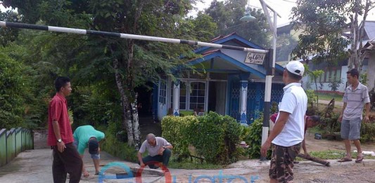 Kompak Bersihkan Lingkungan