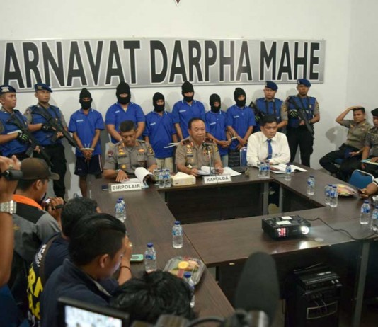 Ada Wanita dalam Komplotan Bajak Laut