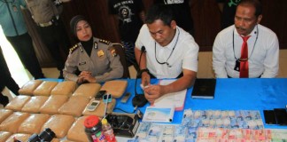 Sekeluarga Kompak Jual Narkoba