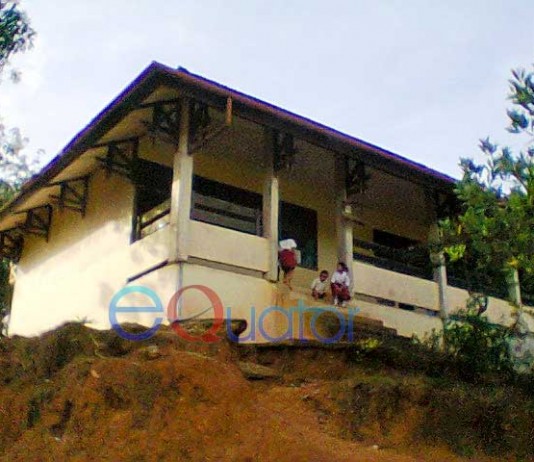Ngeri…Gedung SD Negeri 76 Empaong Terancam Ambruk
