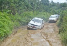 Ekonomi Enam Desa di Melawi Lumpuh