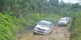 Ekonomi Enam Desa di Melawi Lumpuh