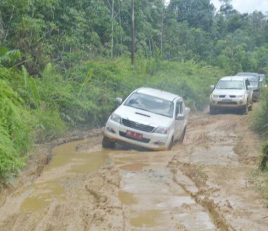 Ekonomi Enam Desa di Melawi Lumpuh