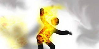 Takut Tak Laku, Model Bakar Diri