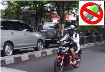 Berkendara Sambil Nelpon, Ditilang
