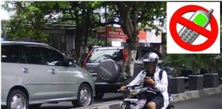 Berkendara Sambil Nelpon, Ditilang