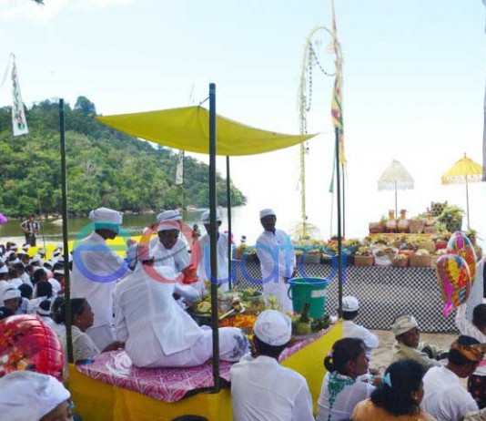 Gelar Melasti Sucikan Diri