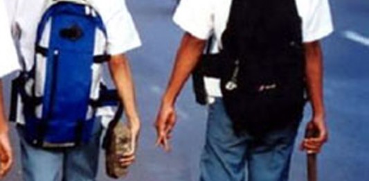 Melanggar Hukum, Out