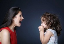 Jengkel Tidur Terganggu Baby Sister Setrika Balita