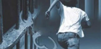 Izin Beli Rokok, eeeh… 3 Napi Kabur