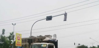 Setahun Sudah Traffic Light Simpang Parit Mayor Tak Nyala