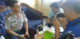 Enam Polisi Nyaris Gila