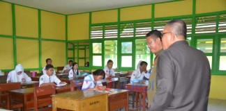 Walahhh, Siswa Tertidur Pulas Saat Ujian Nasional