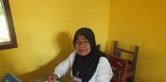 Yang Sepuh Yang Tetap Bersemangat Mengejar Ijazah Setara SMA