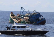 Plup, Dua Kapal Vietnam pun Perlahan Tenggelam