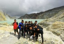 Ngos-ngosan Demi Menikmati Moleknya Ijen