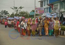 Melawi Keren, APBD Belum Cair, Bisa Pecahkan Rekor Muri Gerak Jalan 8.295 Kebaya